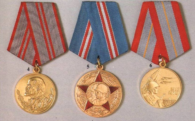 How to store medals