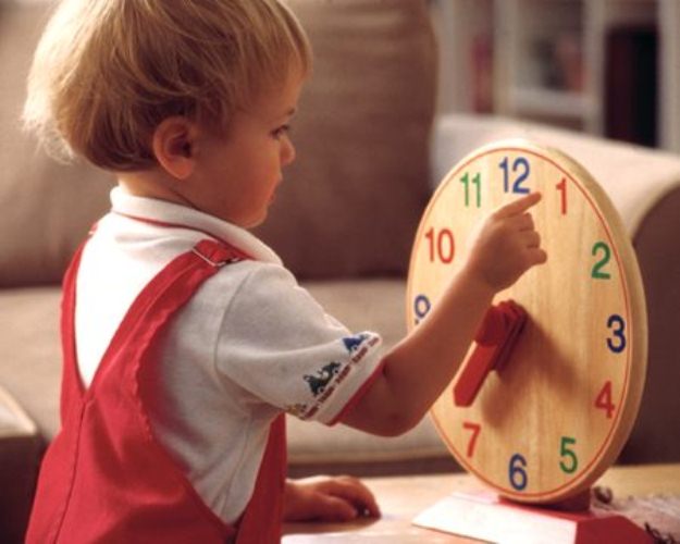 Как обучить ребенка времени