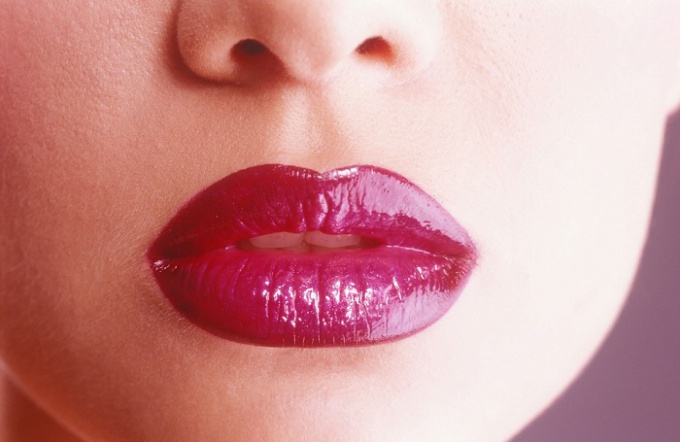 Как сделать губы больше пухлыми