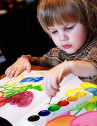 Как научить ребенка трех лет рисовать