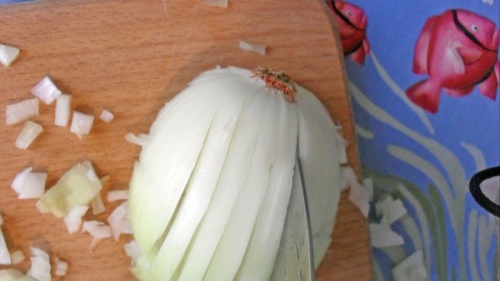 How to finely chop onions