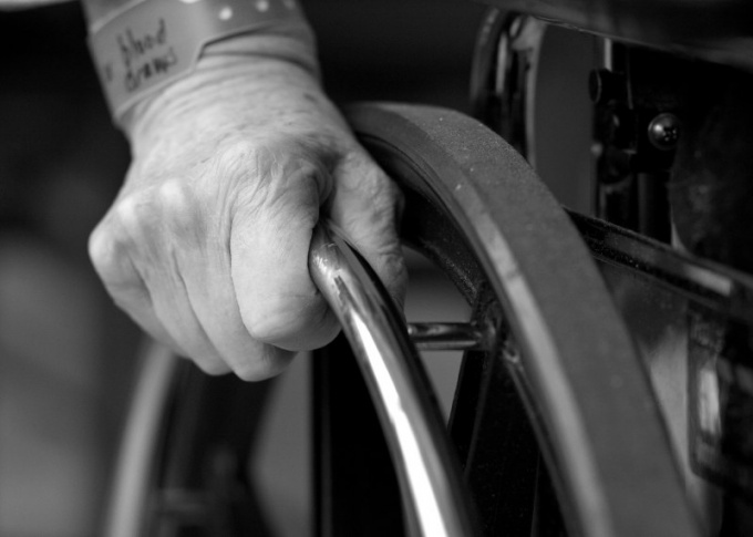 Как получить инвалидную коляску