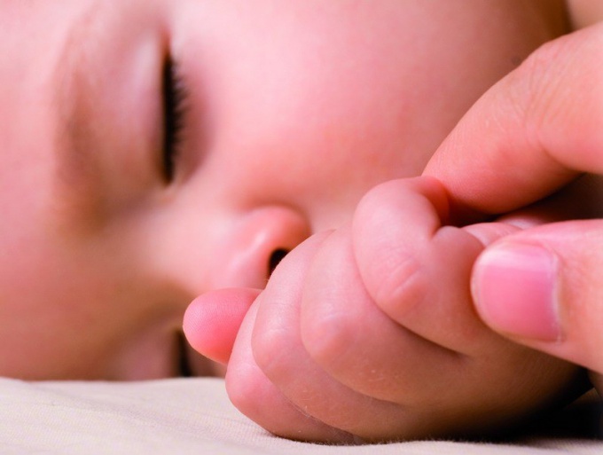 Как отучить ребенка спать с грудью
