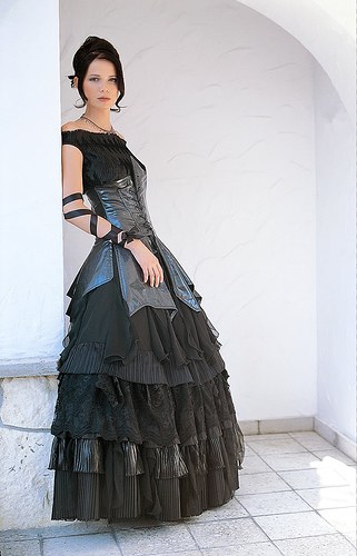 How to sew a Gothic dress
