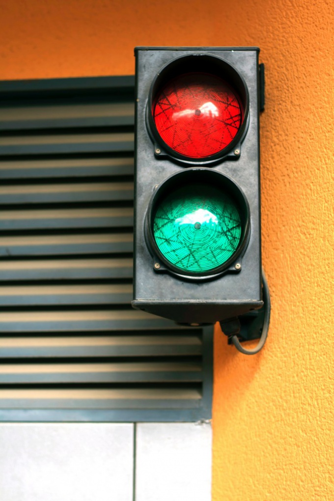 How to install traffic light