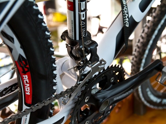 How to remove chainring