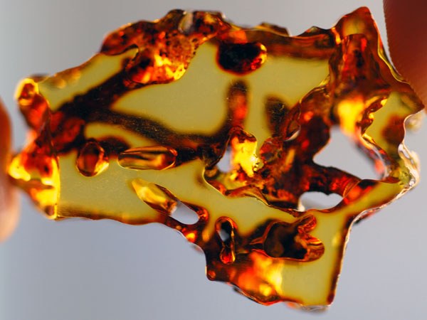 How to determine the authenticity of amber