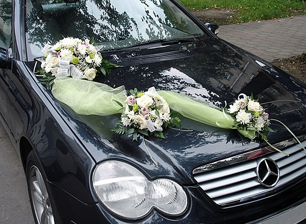 Как найти украшения для автомобиля на свадьбу