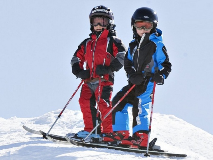 Как выбрать коньковые лыжи