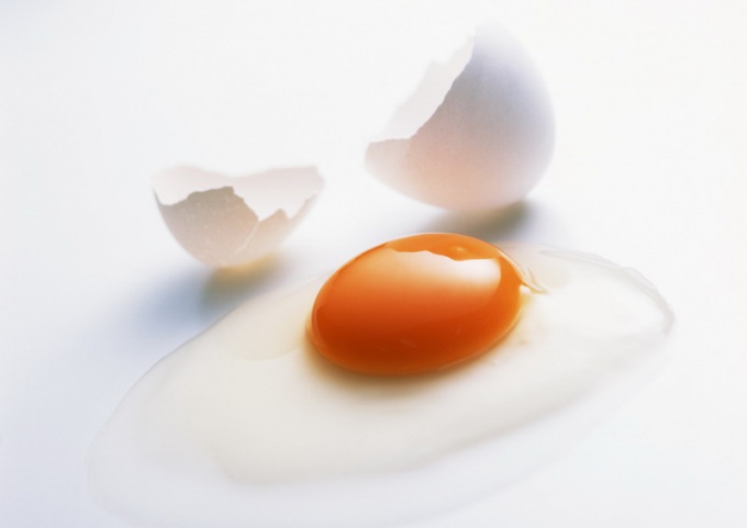 Яйца - очаровательная альтернатива обыкновенному шампуню