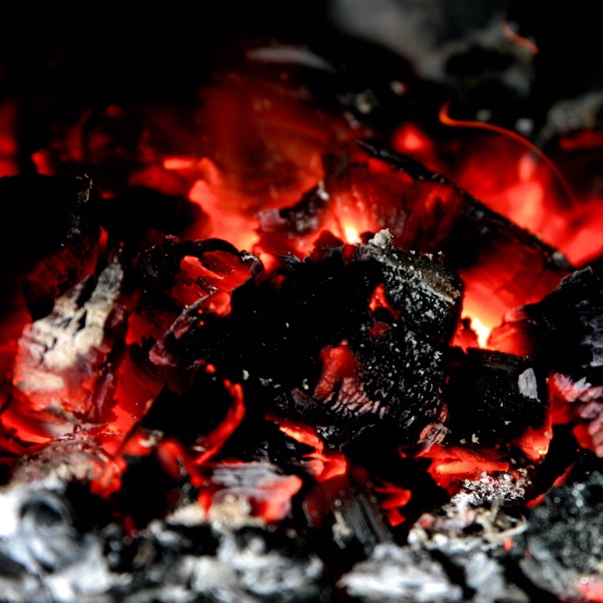 Как разжечь уголь