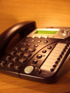 На рабочем месте лучше записывать разговоры при помощи специальной телефонной станции