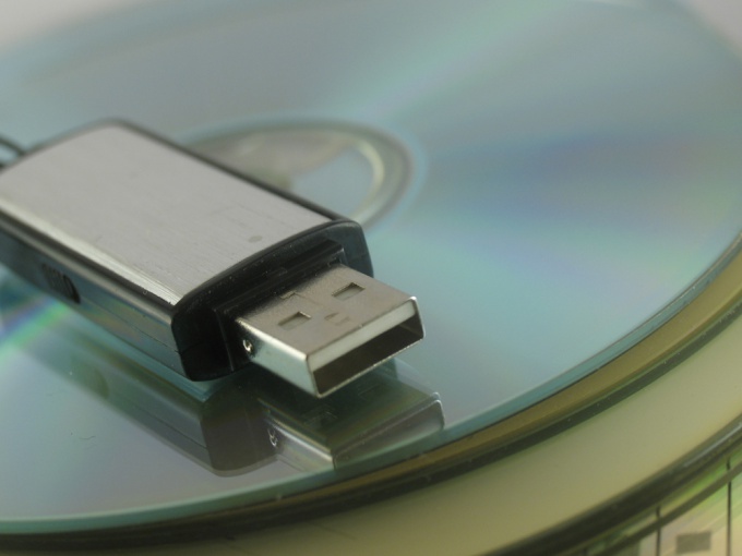 How to clean a flash drive