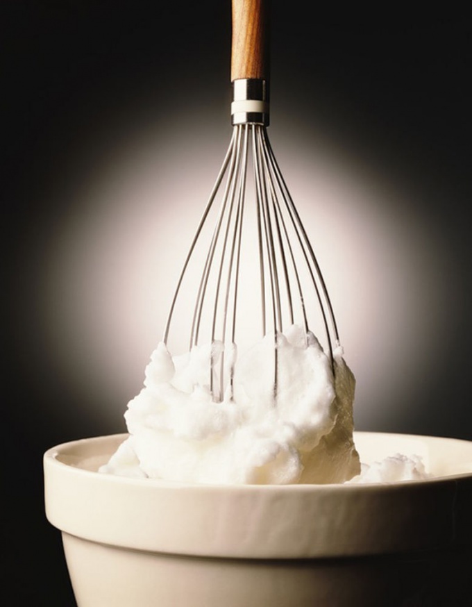 How to make whipped <strong>cream</strong>