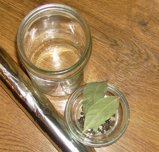 Glass jar, spices and foil