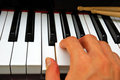 Как играть вальс на пианино