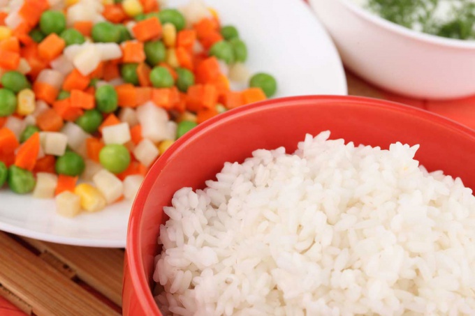 Рис входит в состав салатов в вареном виде