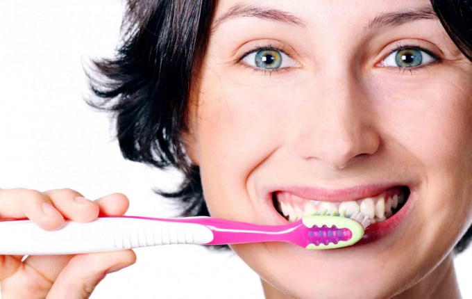 Как самосильно восстановить эмаль зубов