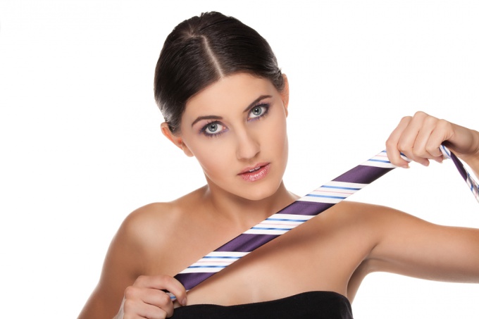 Как завязать галстук женский