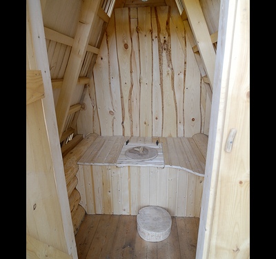 How to build a toilet at dacha with his hands