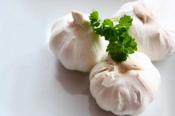 How to get rid of garlic odor