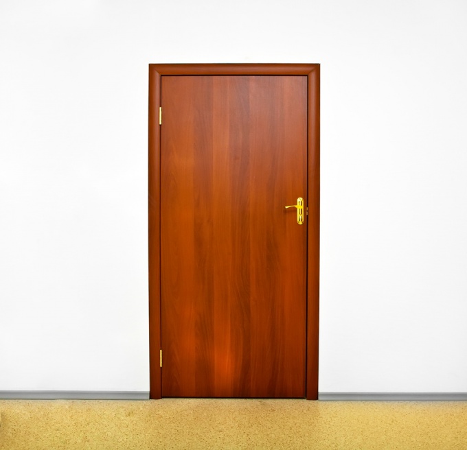 Как установить самостоятельно дверь