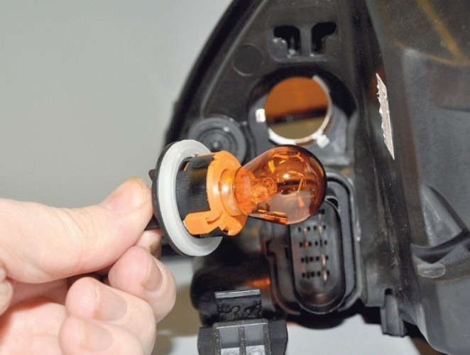 How to change <em>light bulb</em> in a Ford focus