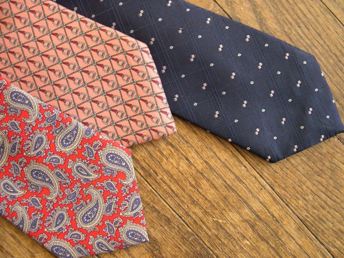 Как постирать галстук