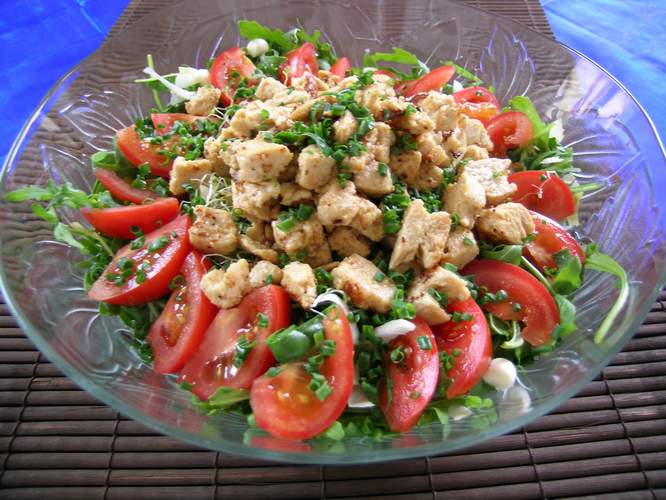 How to cook salad with white chicken meat