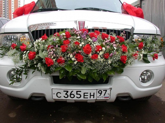 Как украсить машину на свадьбу