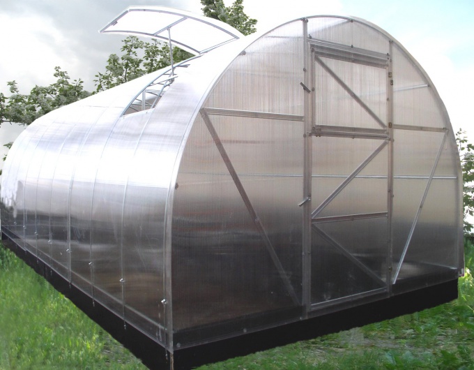 How to build a greenhouse made of polycarbonate