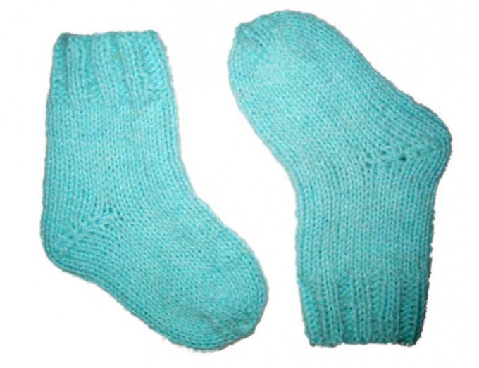 How to knit socks for a child