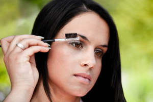 How to wash <strong>paint</strong> <b>eyebrows</b>