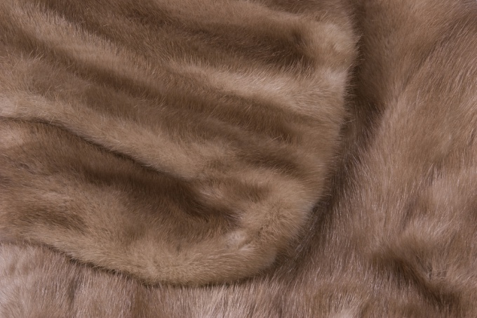 How to sew a fur coat of mink