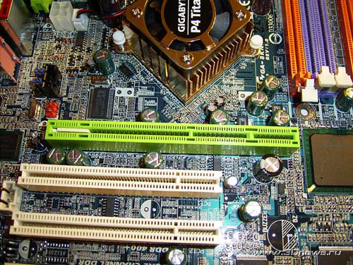 AGP connector - center