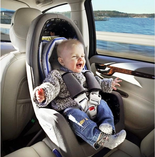 Как возить ребенка в машине