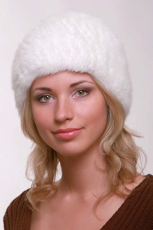How to knit a hat made of mink