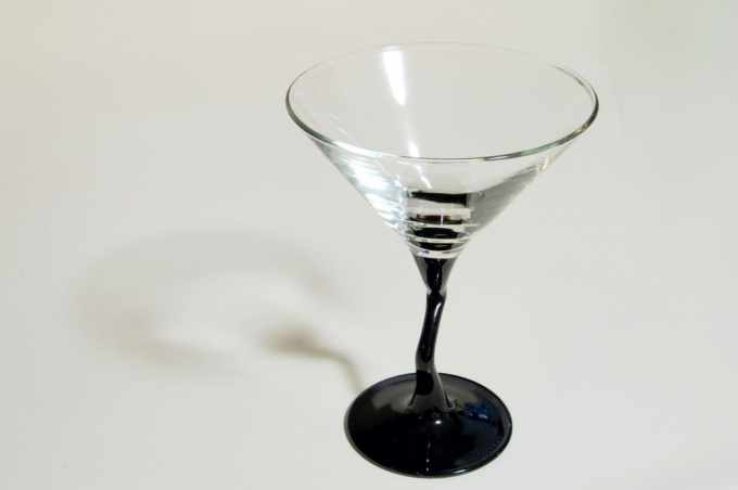 How to drink <strong>Martini</strong> <b>Ross</b>