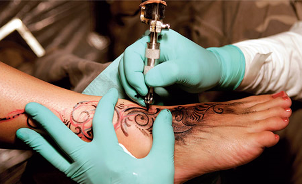 Как научиться делать татуировки