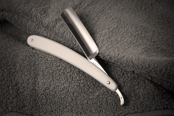 How to sharpen a straight razor