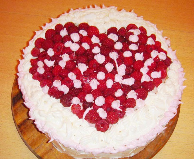 How to cook cake with raspberries