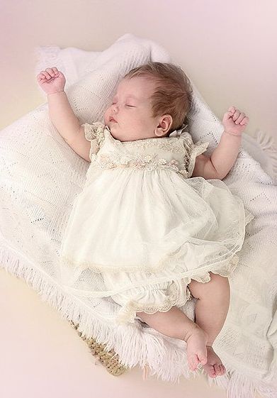 How to dress a newborn in summer