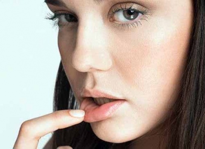 How to get rid of pimple on lip