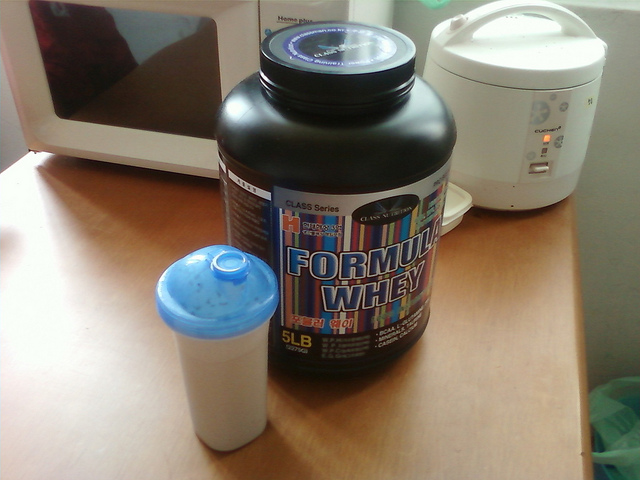 How to take protein and creatine