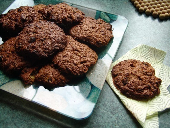 Как испечь печенье с шоколадом и изюмом