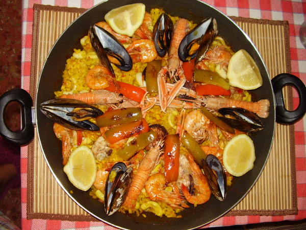 How to cook seafood paella