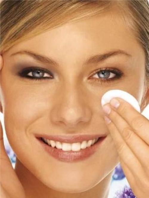 How to remove puffiness and dark circles under the eyes