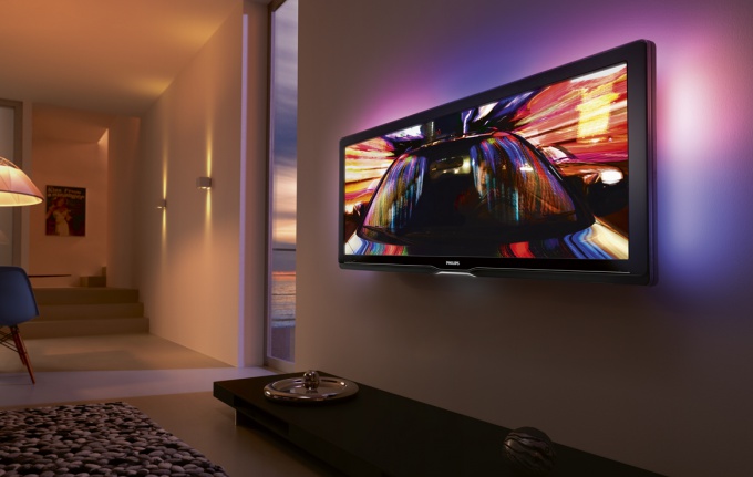 How to decorate a wall with TV
