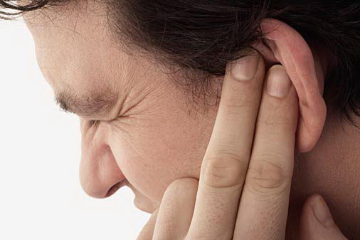 Как лечить шишки в ушах