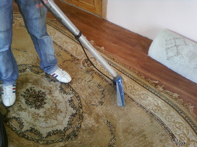 How to wash the carpets with a wet vacuum